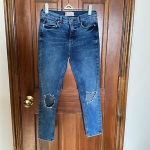 Free People | Distressed Skinny Jeans Size 28S
